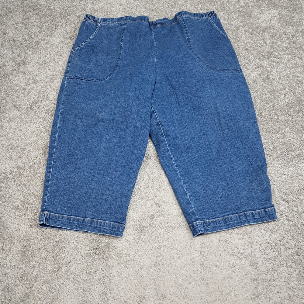 White Stag Woman Plus Size 3X 22W 24W Stretch Denim Capris Medium Stone Wash